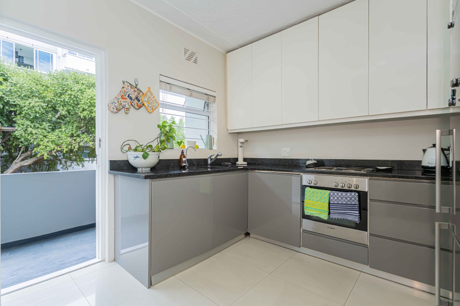 2 Bedroom Property for Sale in Sea Point Western Cape